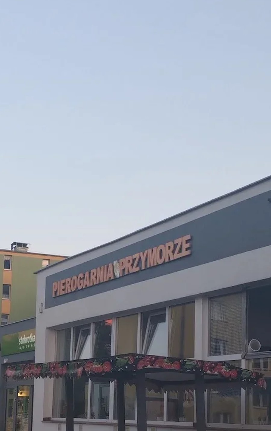 Witryna Pierogarni Przymorze przy ul. Jagiellońskiej 34